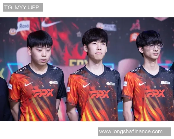 英雄联盟纪实：记录FPX的突破历程_1